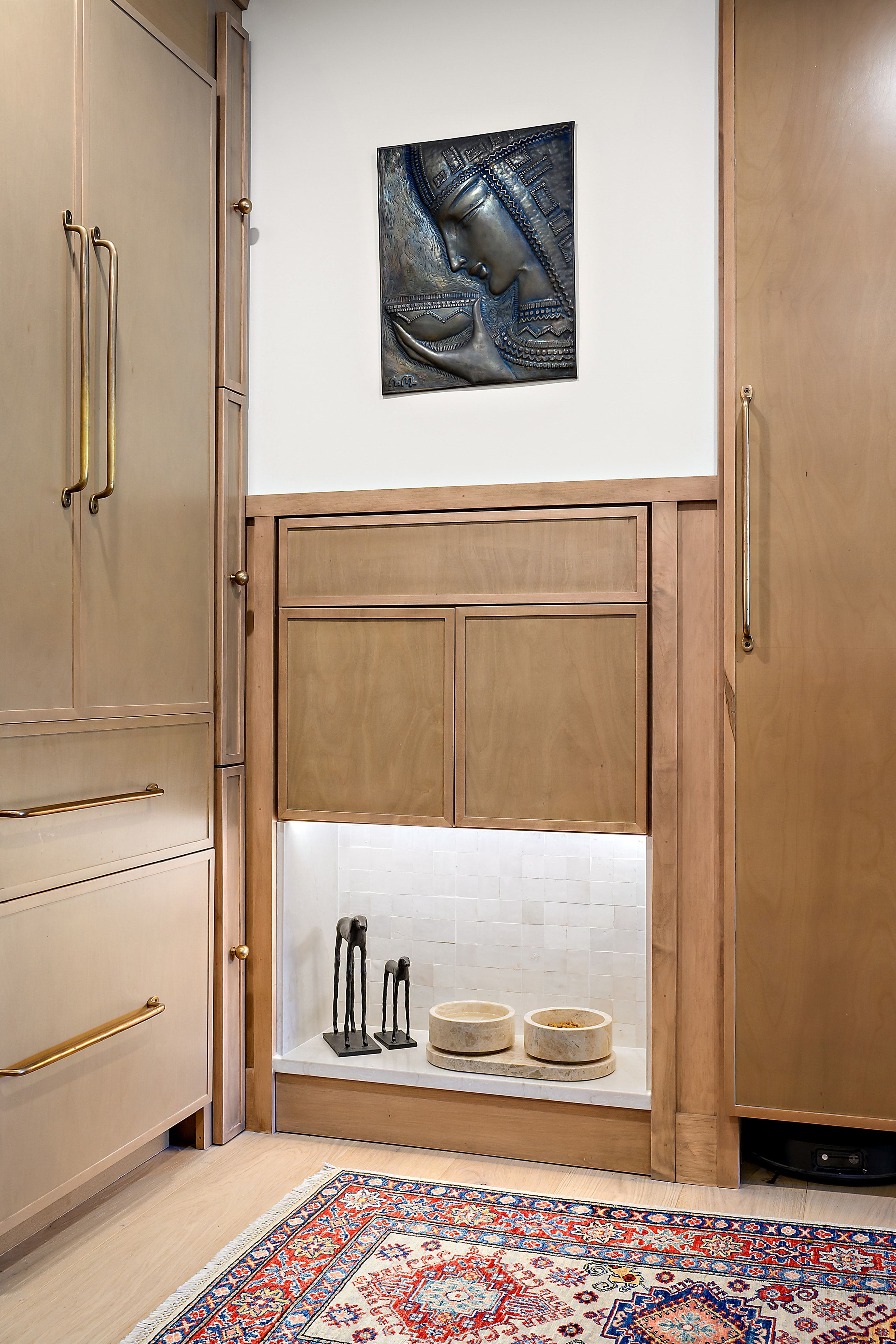 Modern home display with decorative sculptures